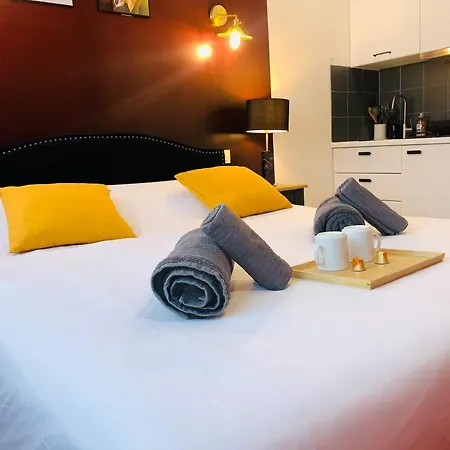 Appart'Hotel La Parisienne Montreuil  Exterior photo